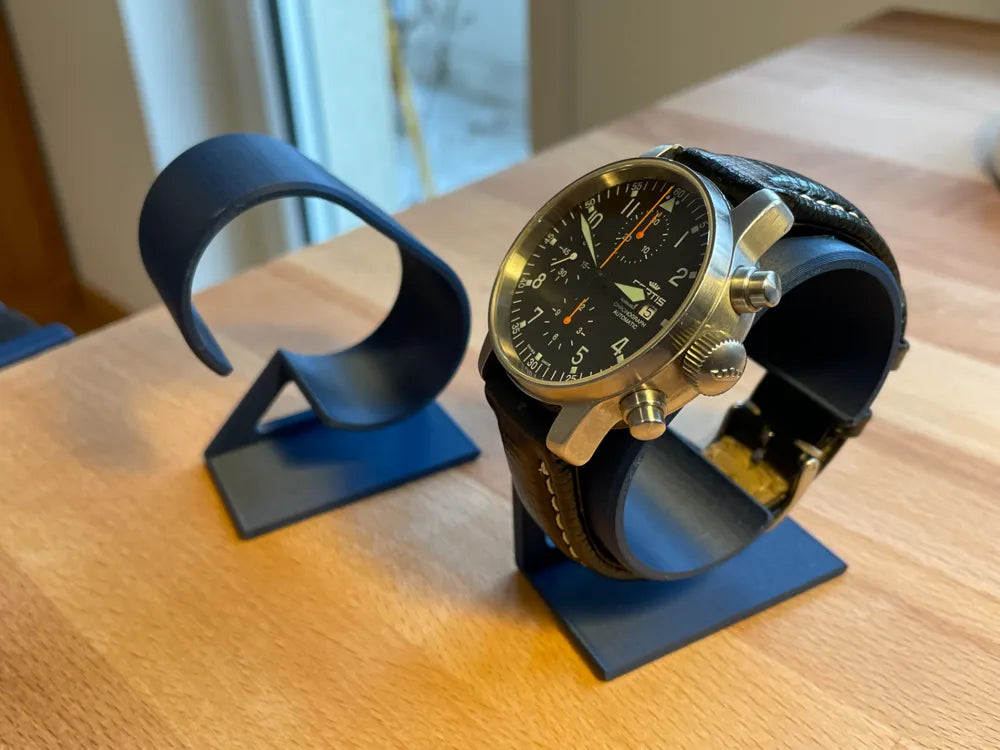 Soporte de Diseño C: Exhibidor Elegante y Minimalista para Relojes y Pulseras